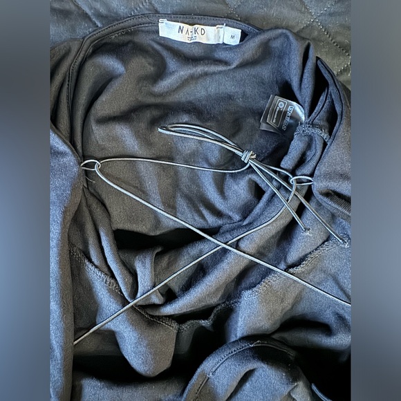 Dress , cross cross back - Picture 2 of 2